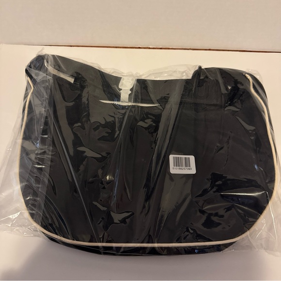 BAGGU Mickey Mouse Medium Nylon Crescent Bag Disney Store Exclusive NWT - Picture 6 of 6